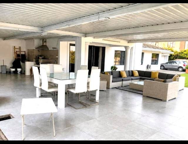 4 BEDROOM HOUSE FOR SALE IN ATHOLL HEIGHTS
